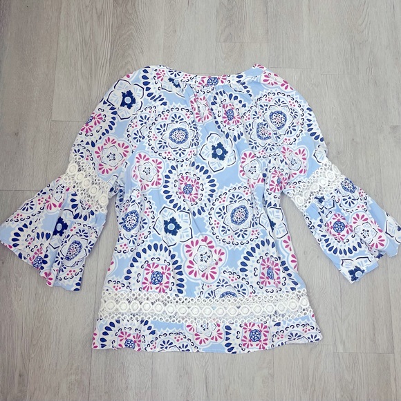 CROWN & IVY Paisley Blue Top - Picture 2 of 3